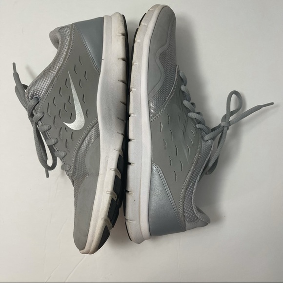 Nike Sneakers - Picture 5 of 10